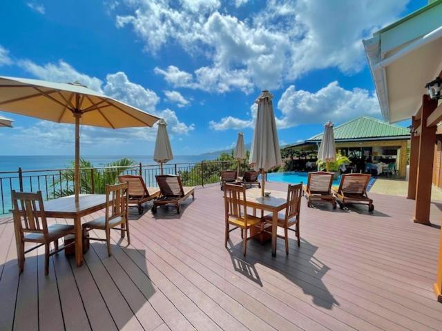 Treasure Cove Hotel & Restaurant Bel Ombre Exterior photo