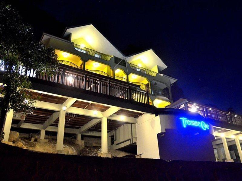 Treasure Cove Hotel & Restaurant Bel Ombre Exterior photo