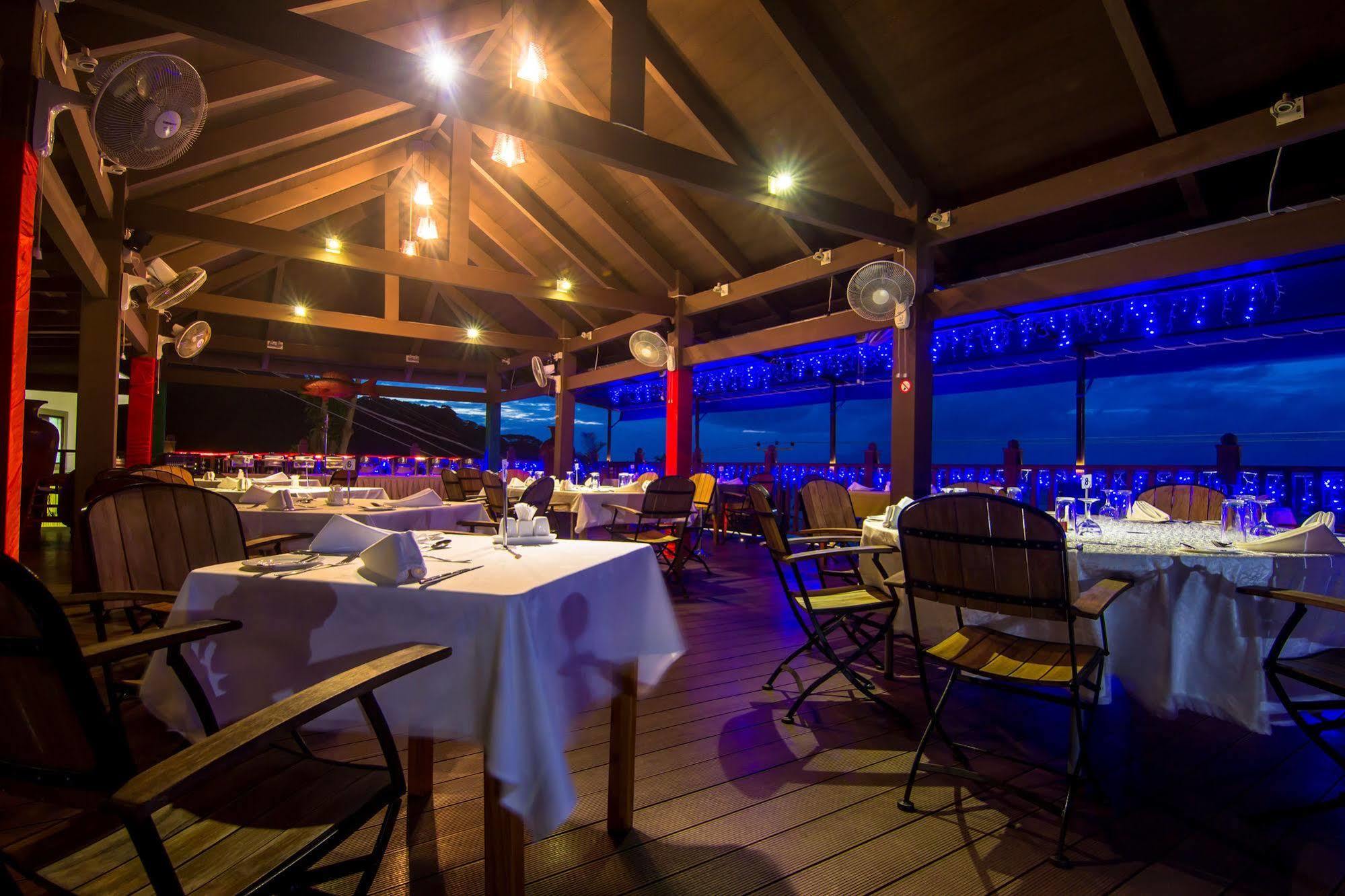Treasure Cove Hotel & Restaurant Bel Ombre Exterior photo